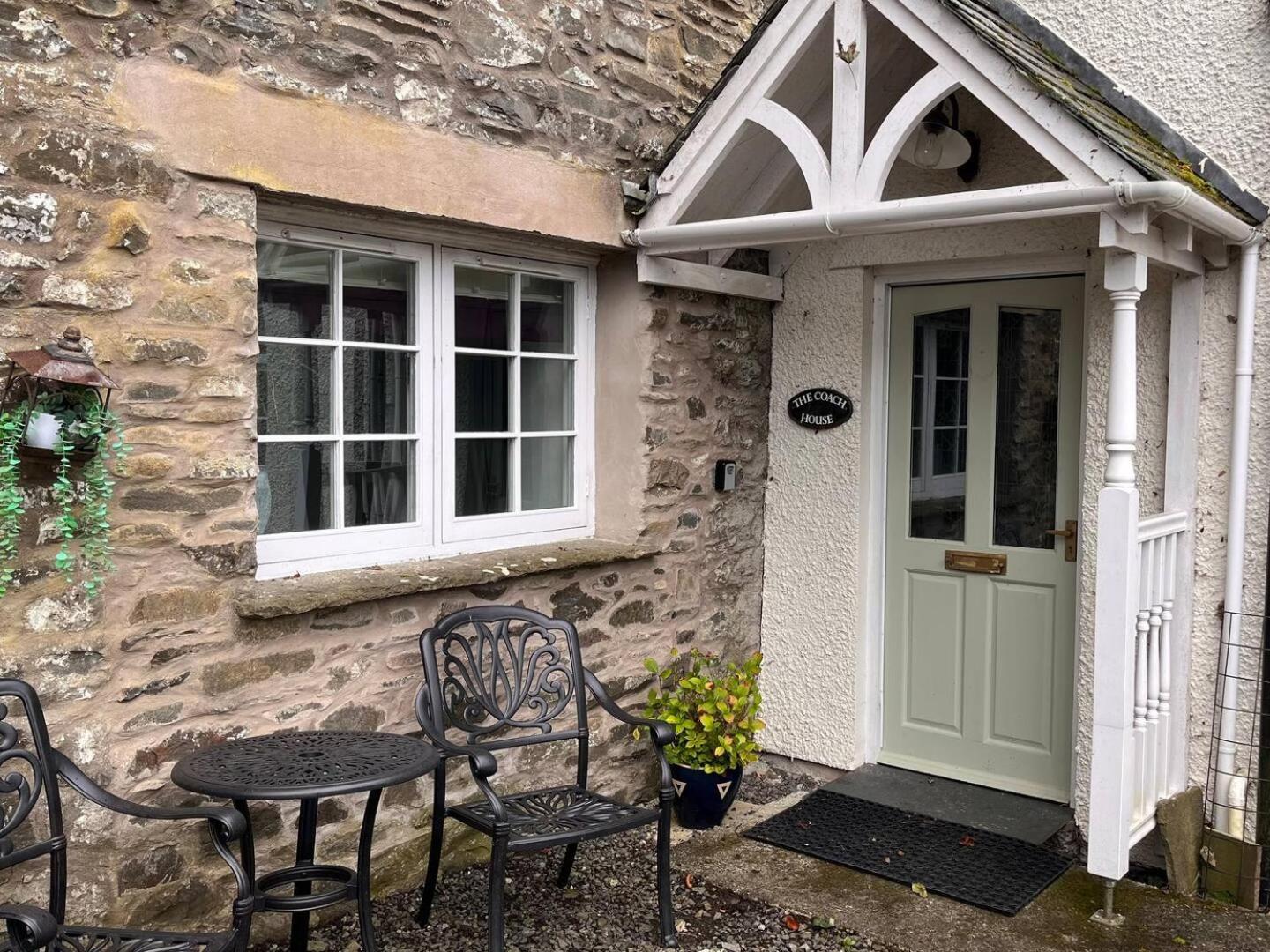 The Coach House - In The Countryside Guest House เคนดัล ภายนอก รูปภาพ
